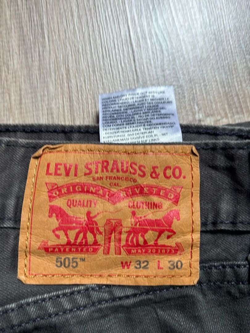 đź›’Jeans Levi's 505 W32 L30đź›’