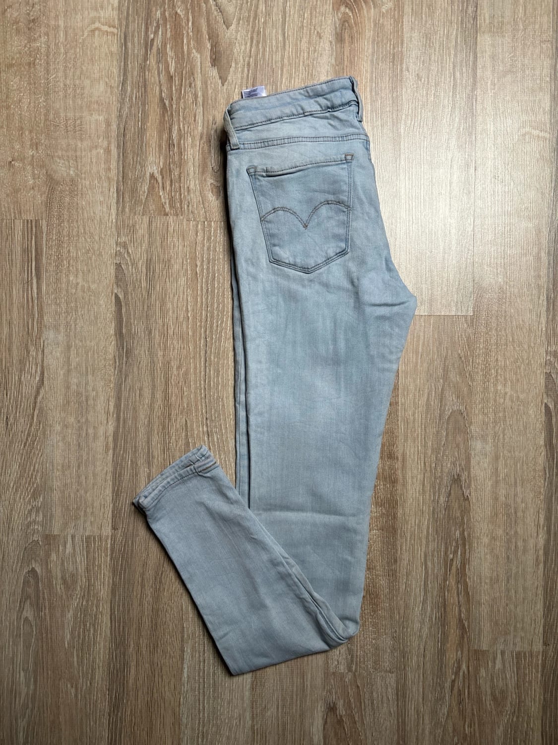 đź›’Jeans Levi's W27 L32đź›’