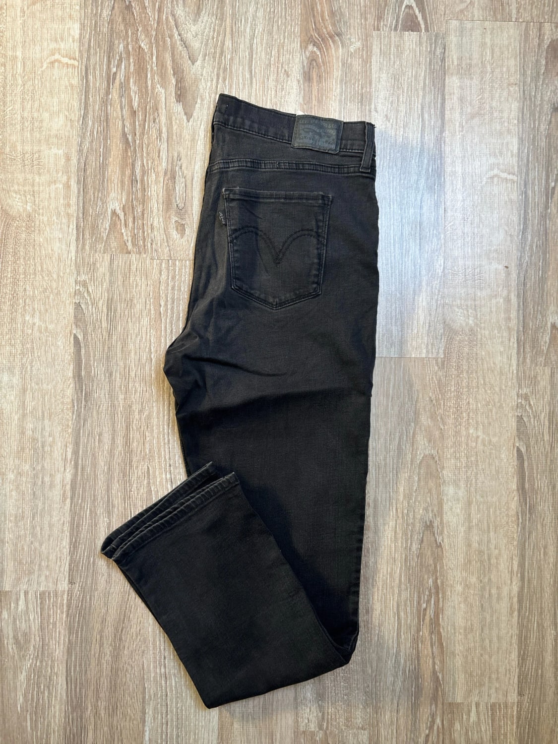 đź›’Jeans Levi's W31 L30đź›’