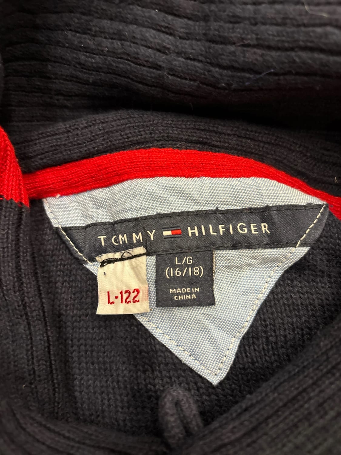 đź›’Pull Tommy Hilfiger Taille 7 ans / 122 cmđź›’