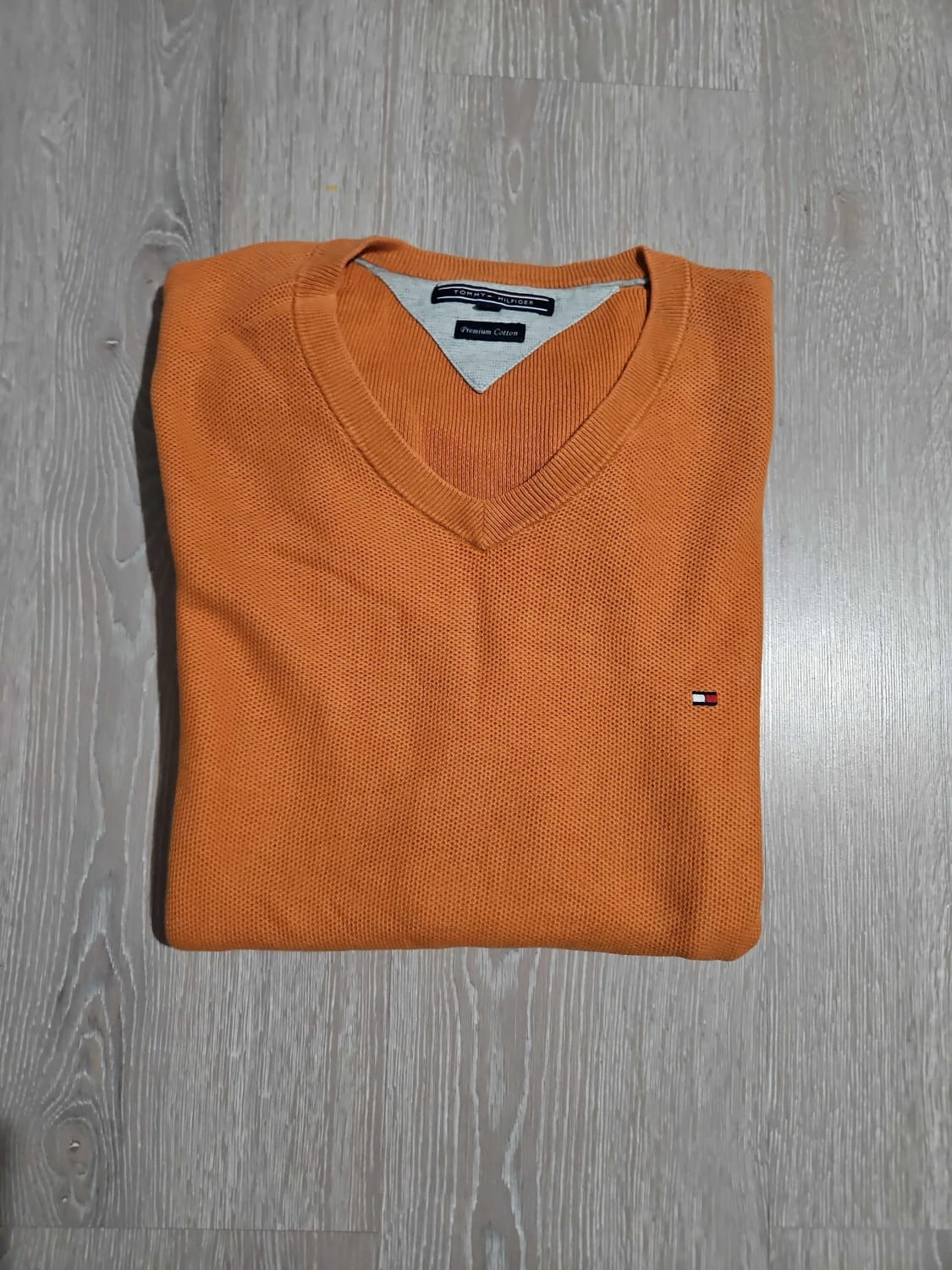 đź›’Pull col V Tommy Hilfiger Taille M Orange đź›’