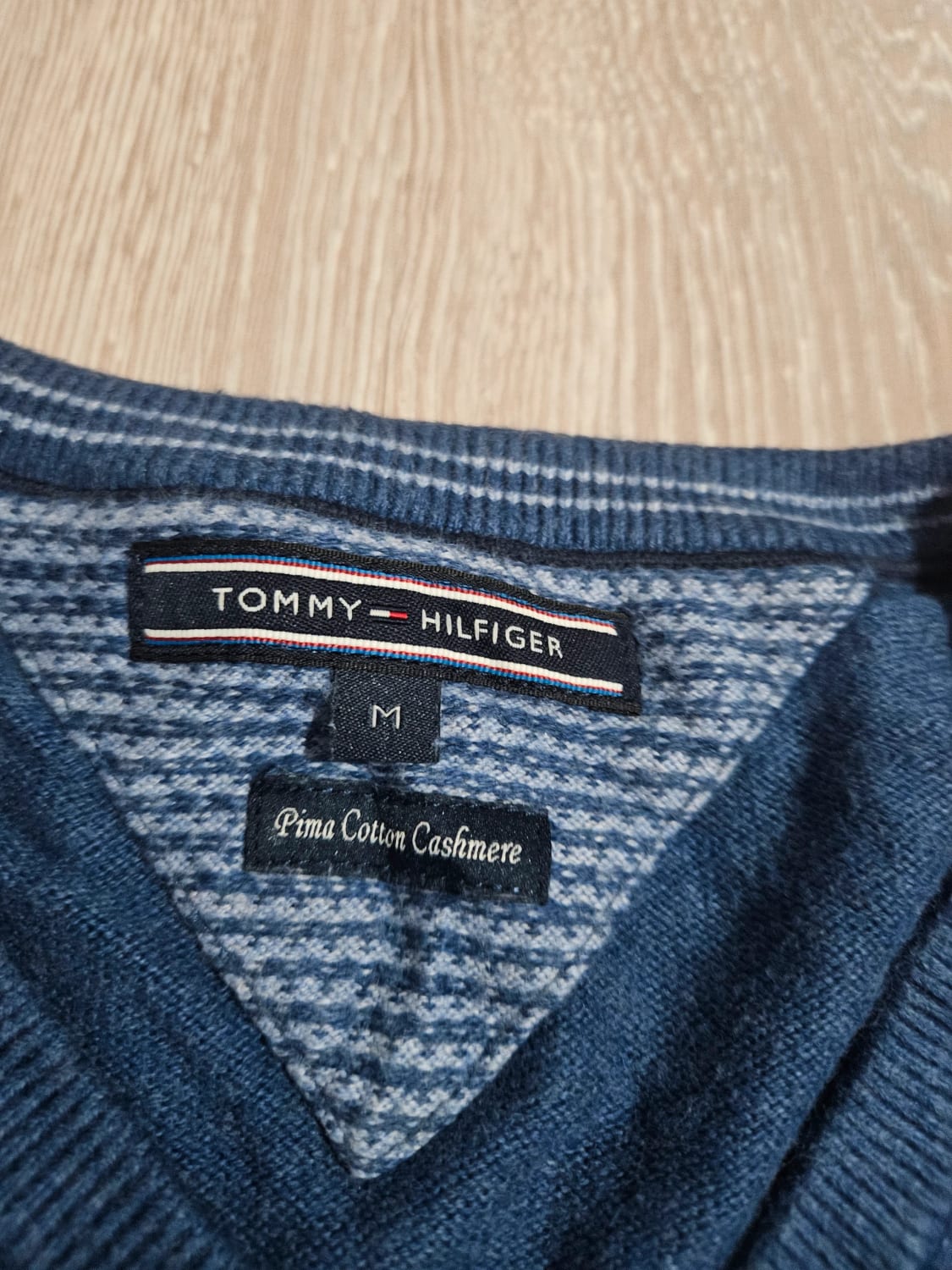 đź›’Pull Tommy Hilfiger bleu marine taille Mđź›’