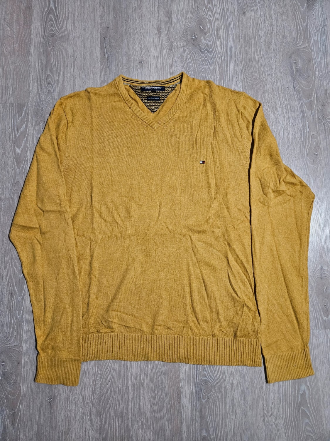 đź›’Pull Tommy Hilfiger col V moutarde taille Lđź›’