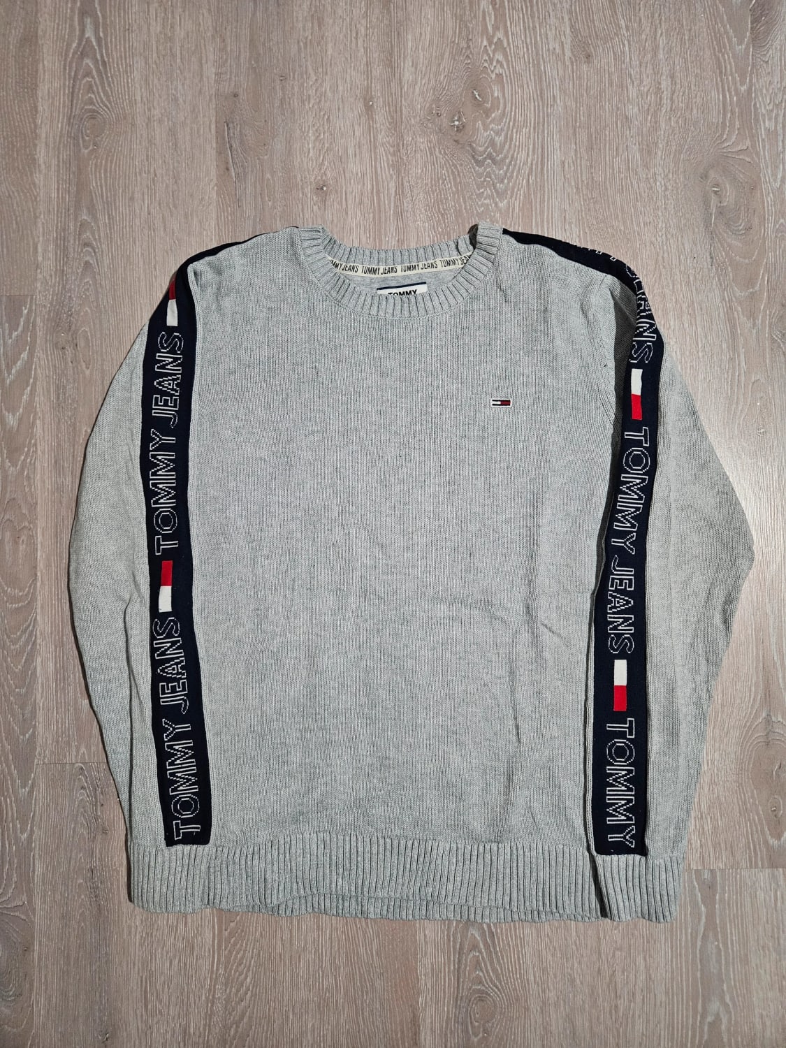 đź›’Pull Tommy Jeans Gris Taille Mđź›’