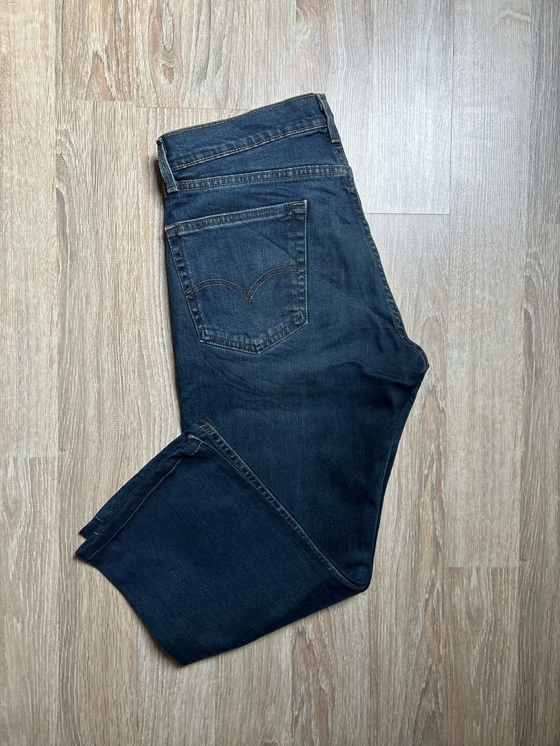 đź›’Jeans Levi's W32 L30đź›’