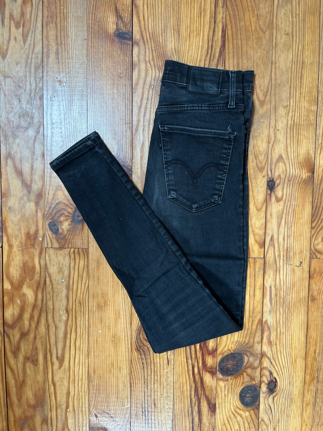 đź›’Jeans Levi's W27 L30đź›’
