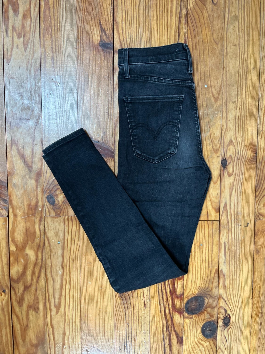 đź›’Jeans Levi's W27 L30đź›’