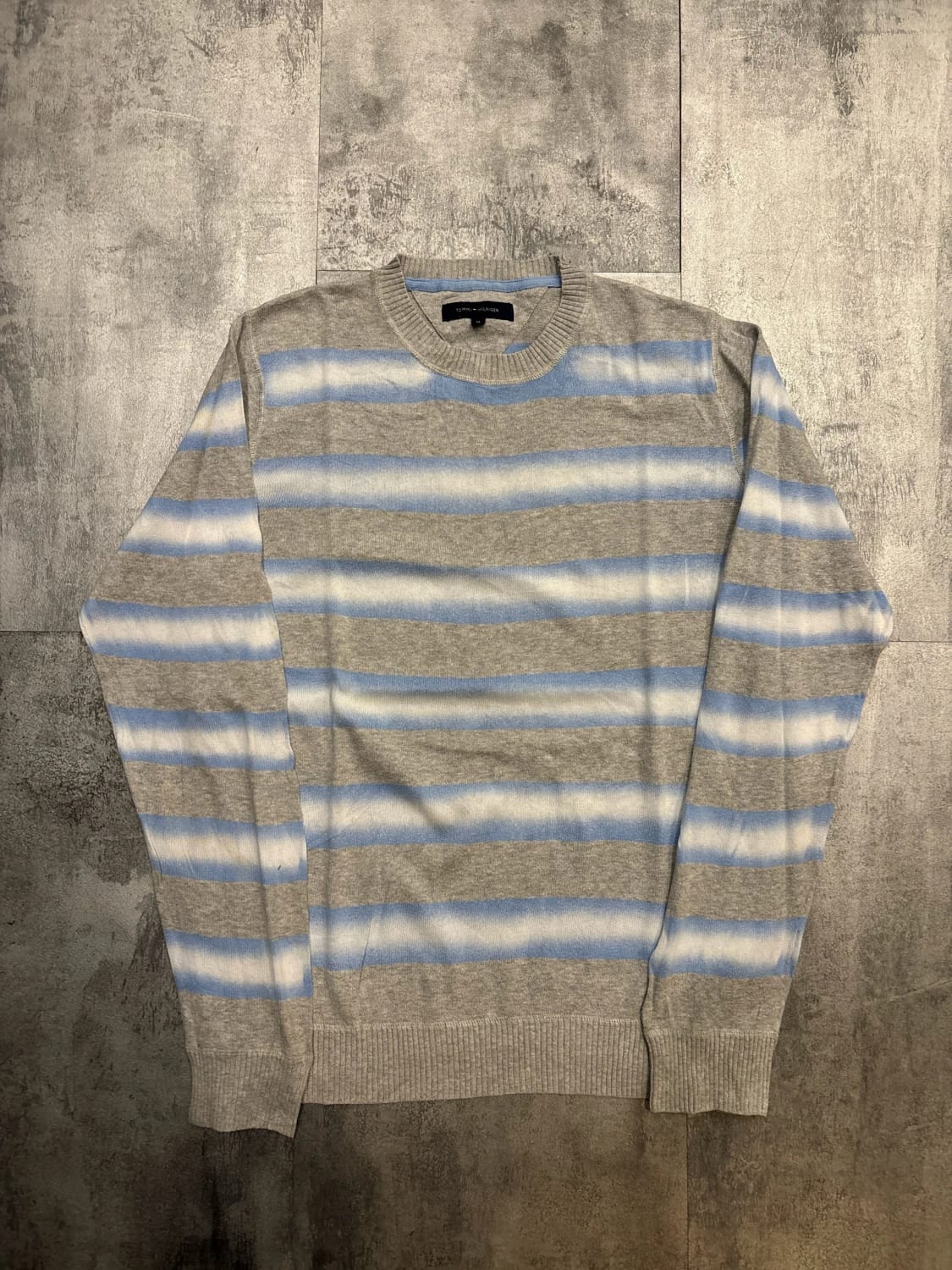 đź›’Pull Tommy Hilfiger rayures bleu et gris taille Mđź›’