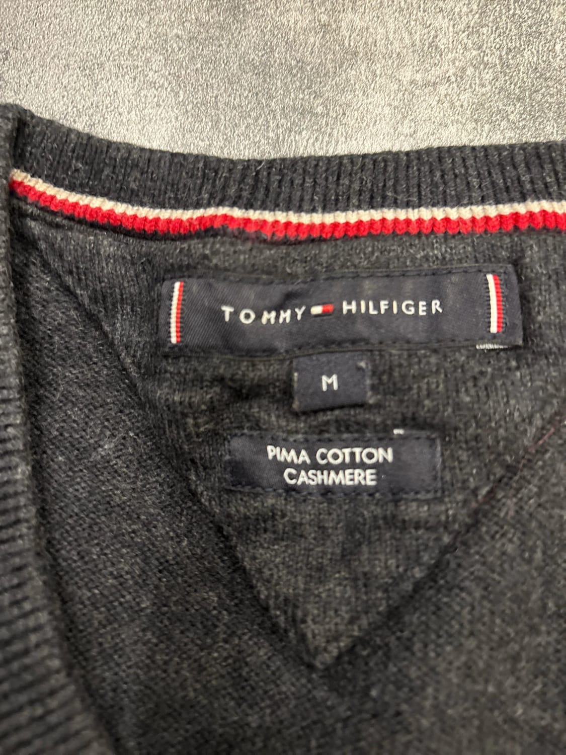 đź›’Pull Tommy Hilfiger col V Mđź›’
