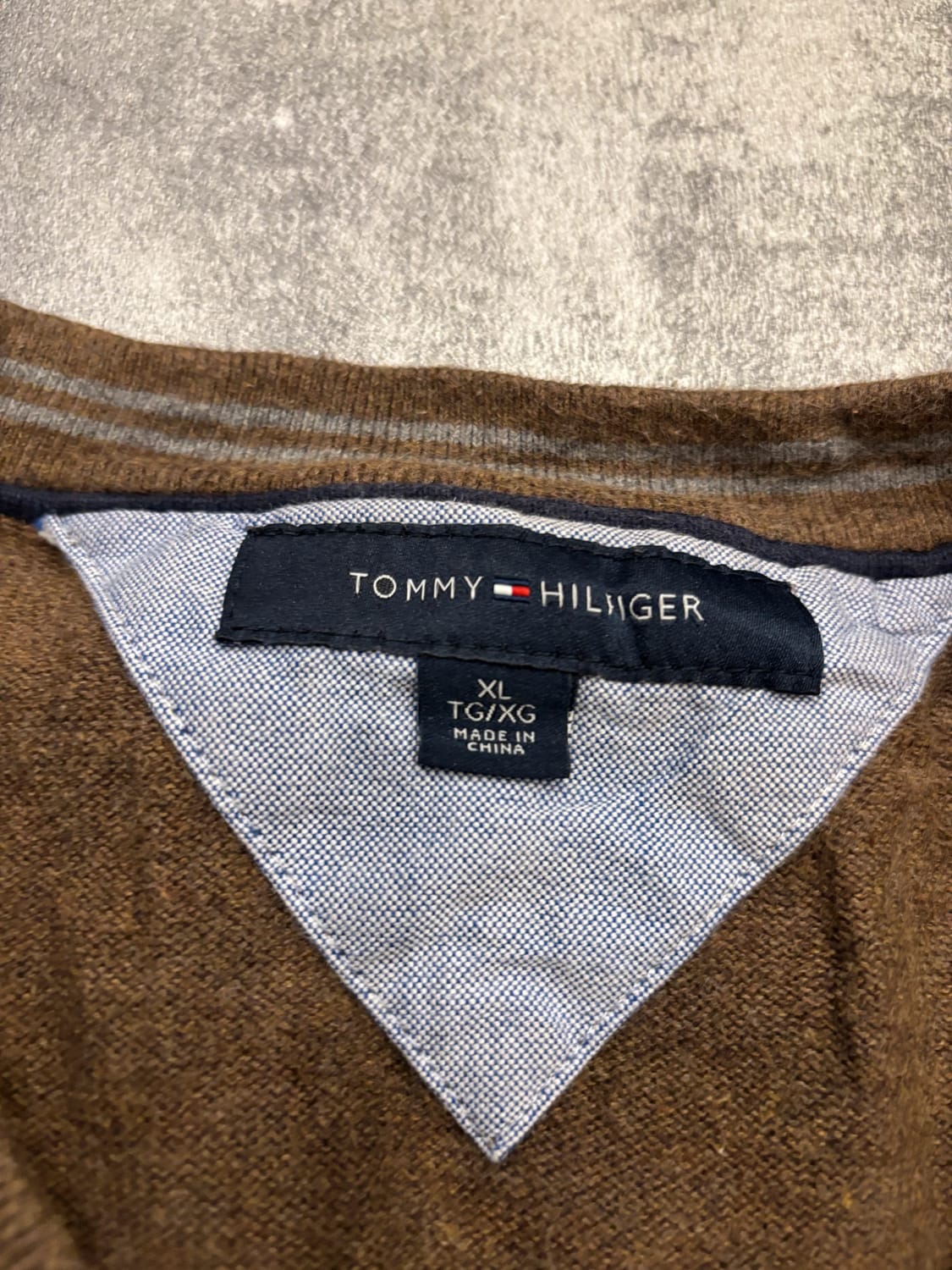 đź›’Pull Tommy Hilfiger XL Marron Col Vđź›’