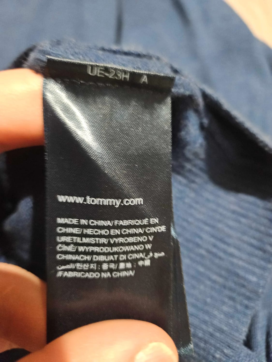 đź›’Pull Tommy Hilfiger Bleu Marine Taille Mđź›’