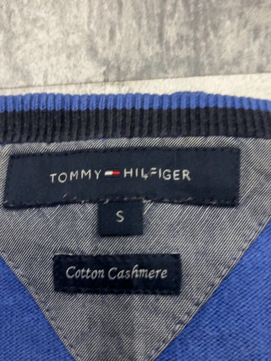 đź›’Pull Tommy Hilfiger bleu marine taille Sđź›’