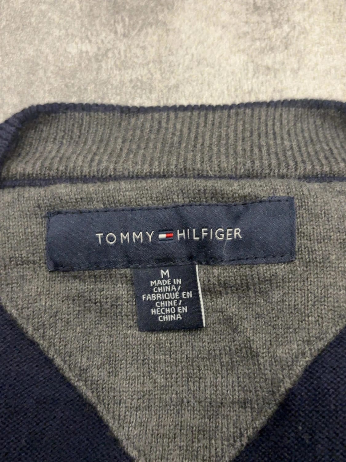 đź›’Pull Tommy Hilfiger Taille M đź›’