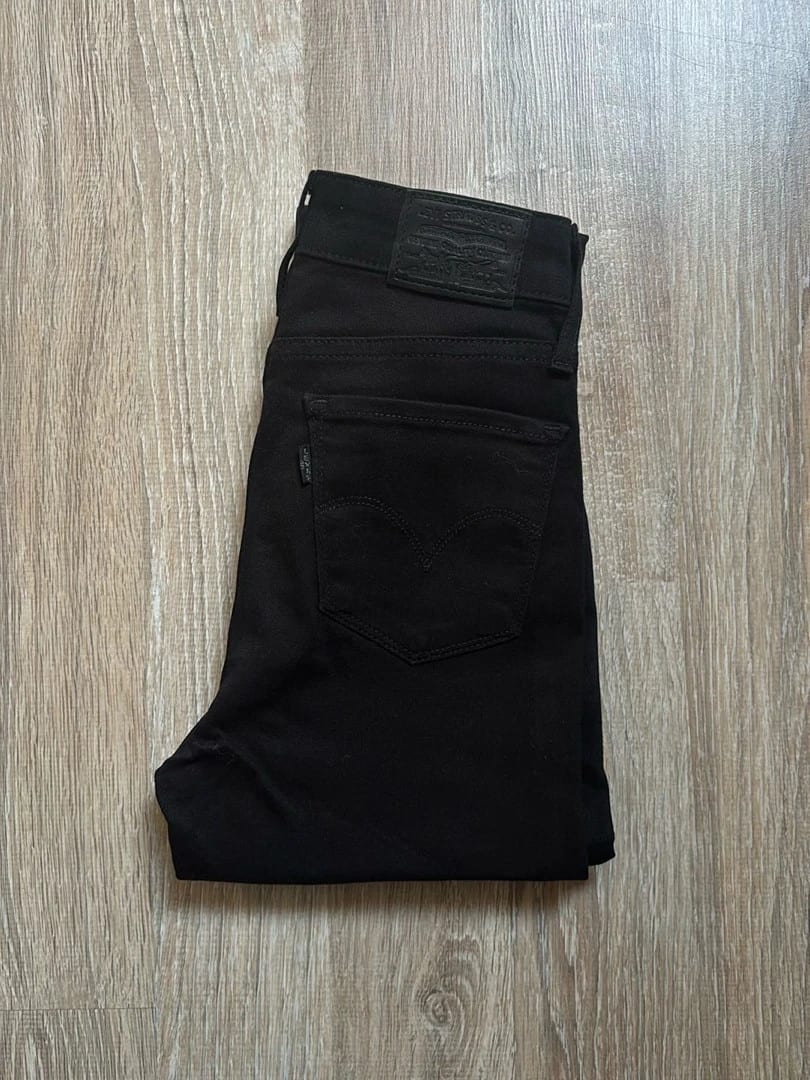 đź›’Jeans Levi's W25 L30đź›’
