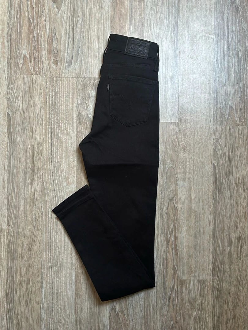 đź›’Jeans Levi's W25 L30đź›’