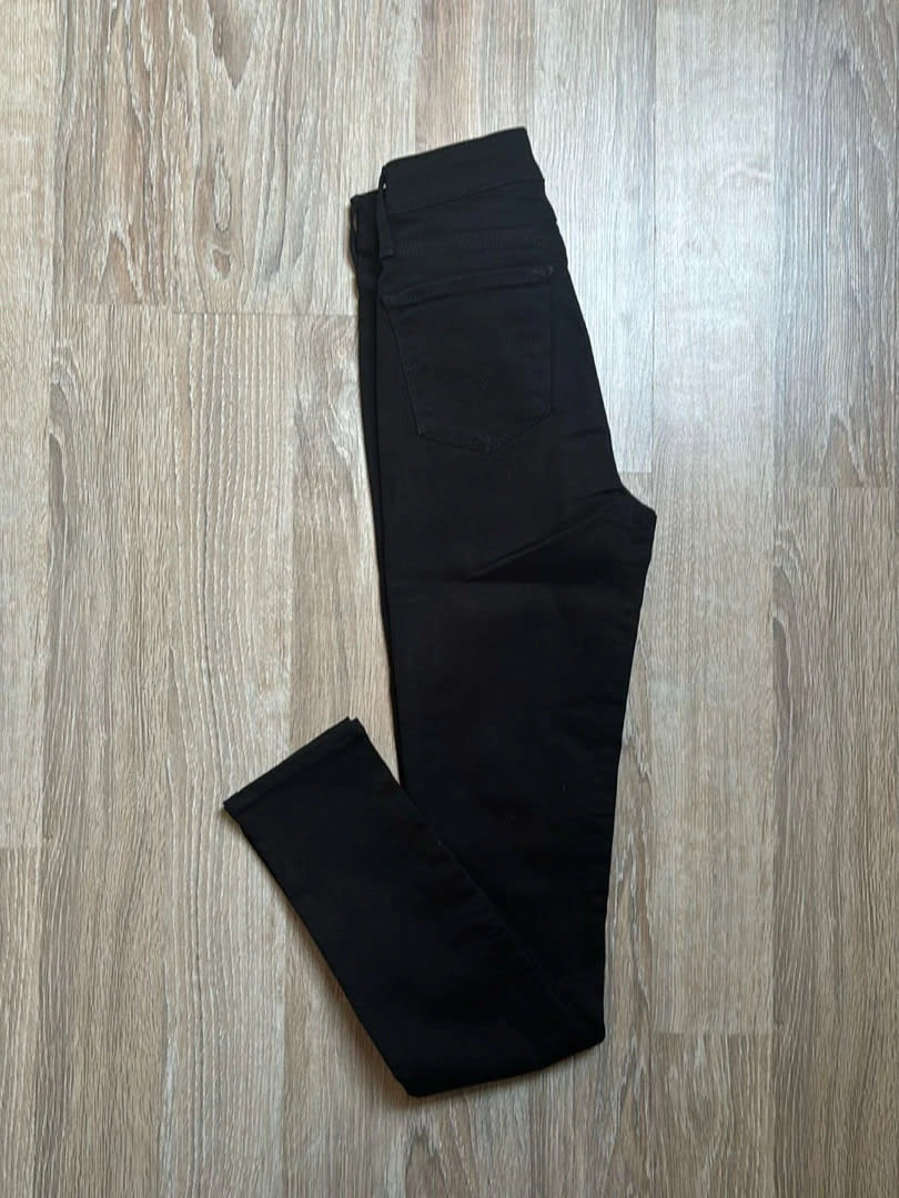đź›’Jeans Levi's W25 L30đź›’