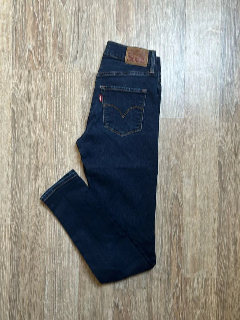 đź›’Jeans Levi's W25 L30đź›’