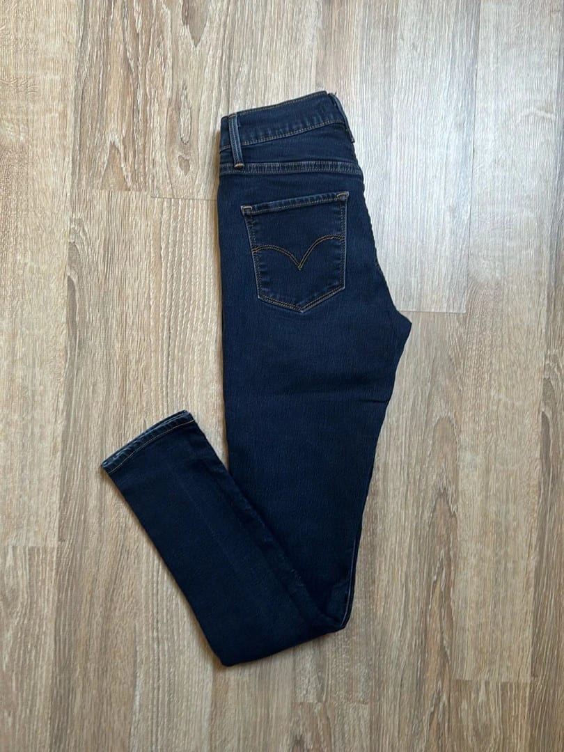 đź›’Jeans Levi's W25 L30đź›’