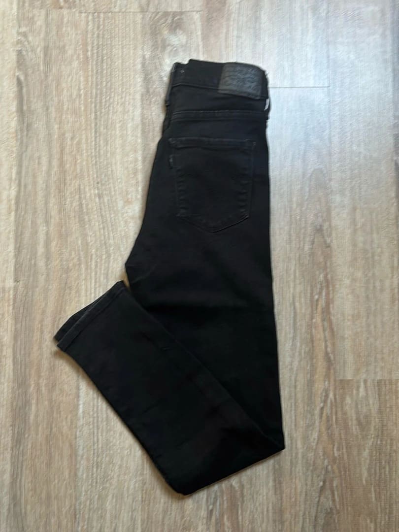 đź›’Jeans Levi's W27 L28đź›’