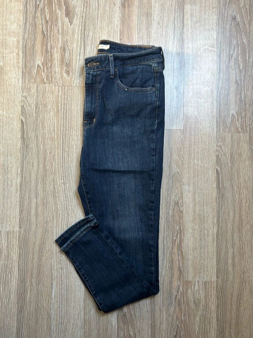đź›’Jeans Levi's W31 L28đź›’