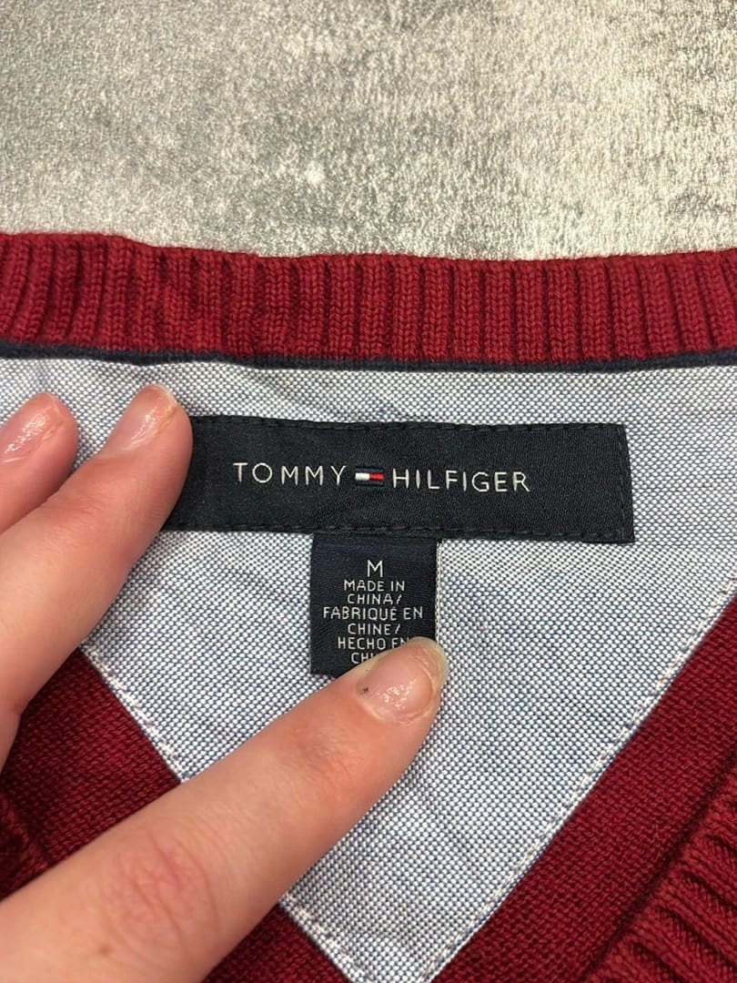 đź›’Pull Tommy Hilfiger Rouge Bordeaux Col V Taille M đź›’