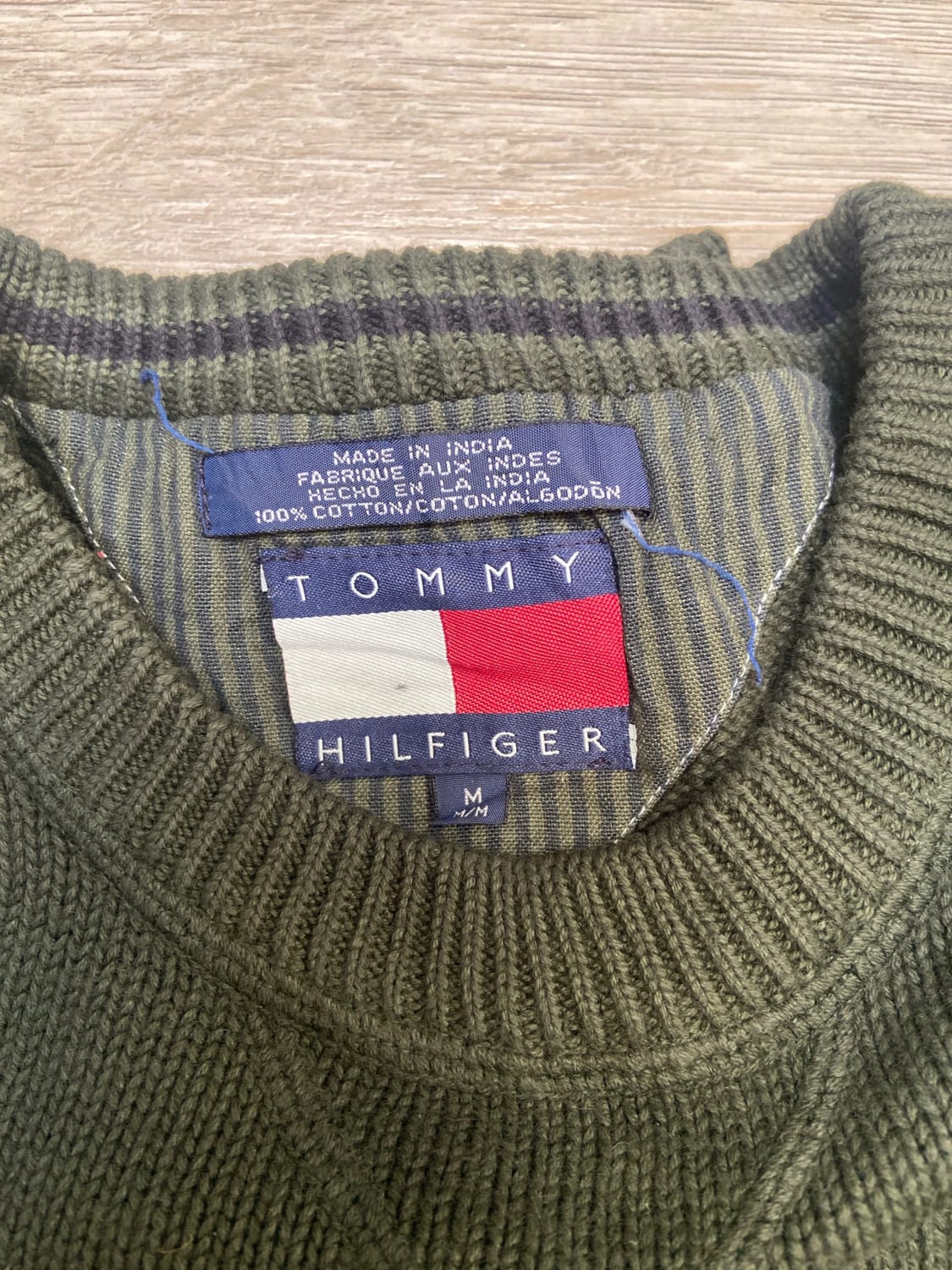 đź›’Pull Tommy Hilfiger Taille M Kaki Vintage đź›’