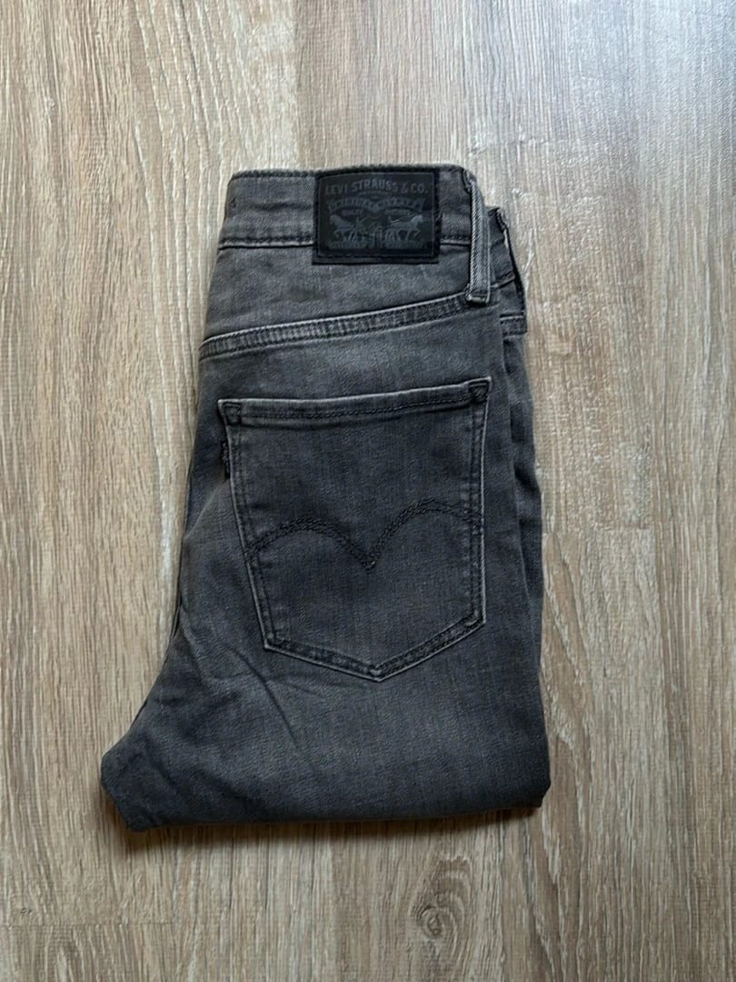 đź›’Jeans Levi's W28 L30đź›’