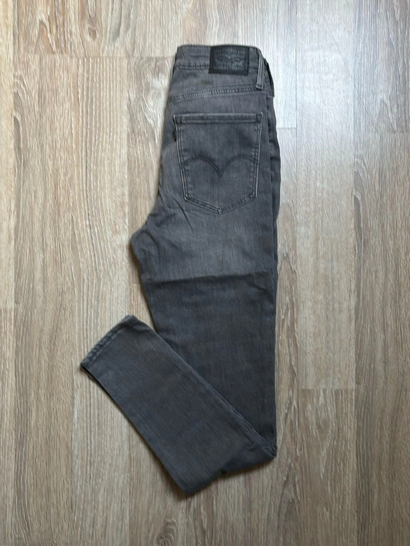 đź›’Jeans Levi's W28 L30đź›’
