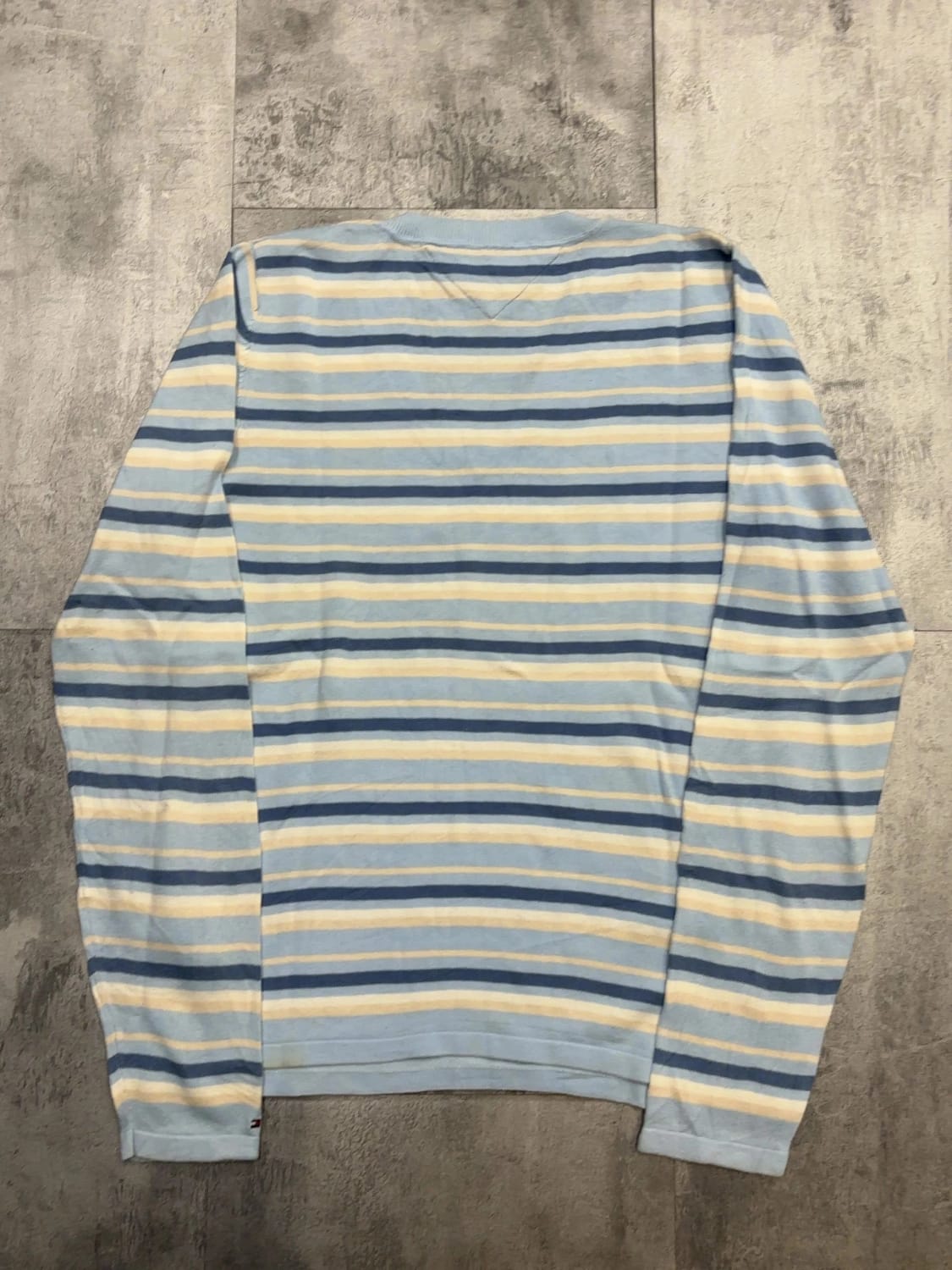 đź›’Pull Tommy Hilfiger XL rayures bleues et blanchesđź›’