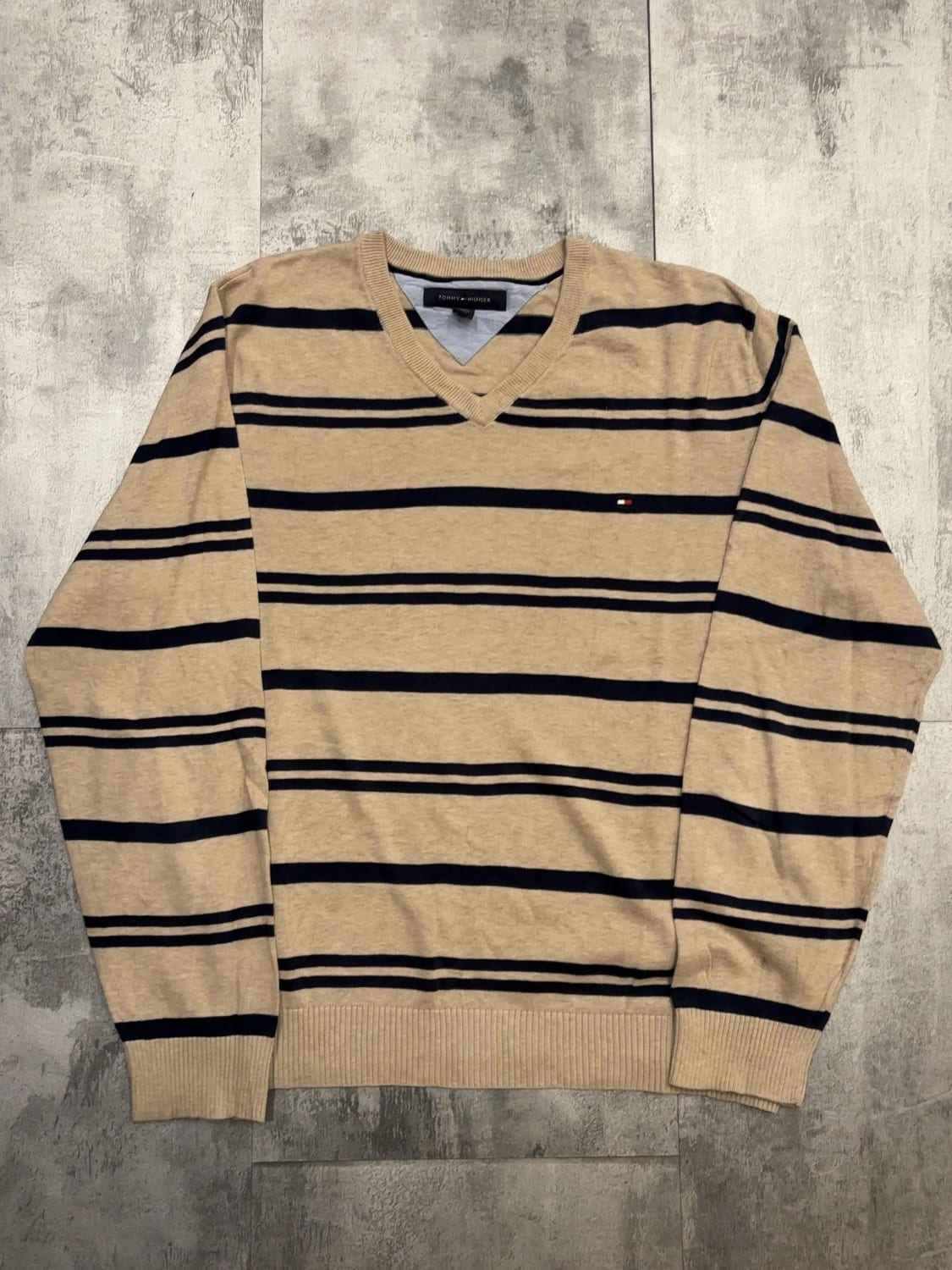 đź›’Pull Tommy Hilfiger Beige et Bleu Marine Taille Lđź›’