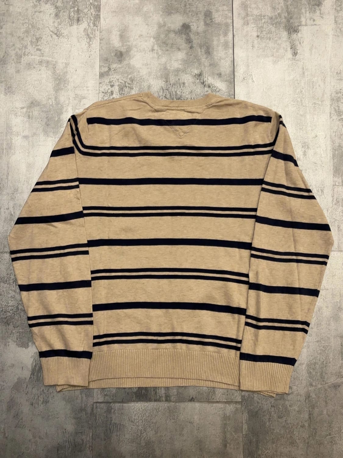 đź›’Pull Tommy Hilfiger Beige et Bleu Marine Taille Lđź›’