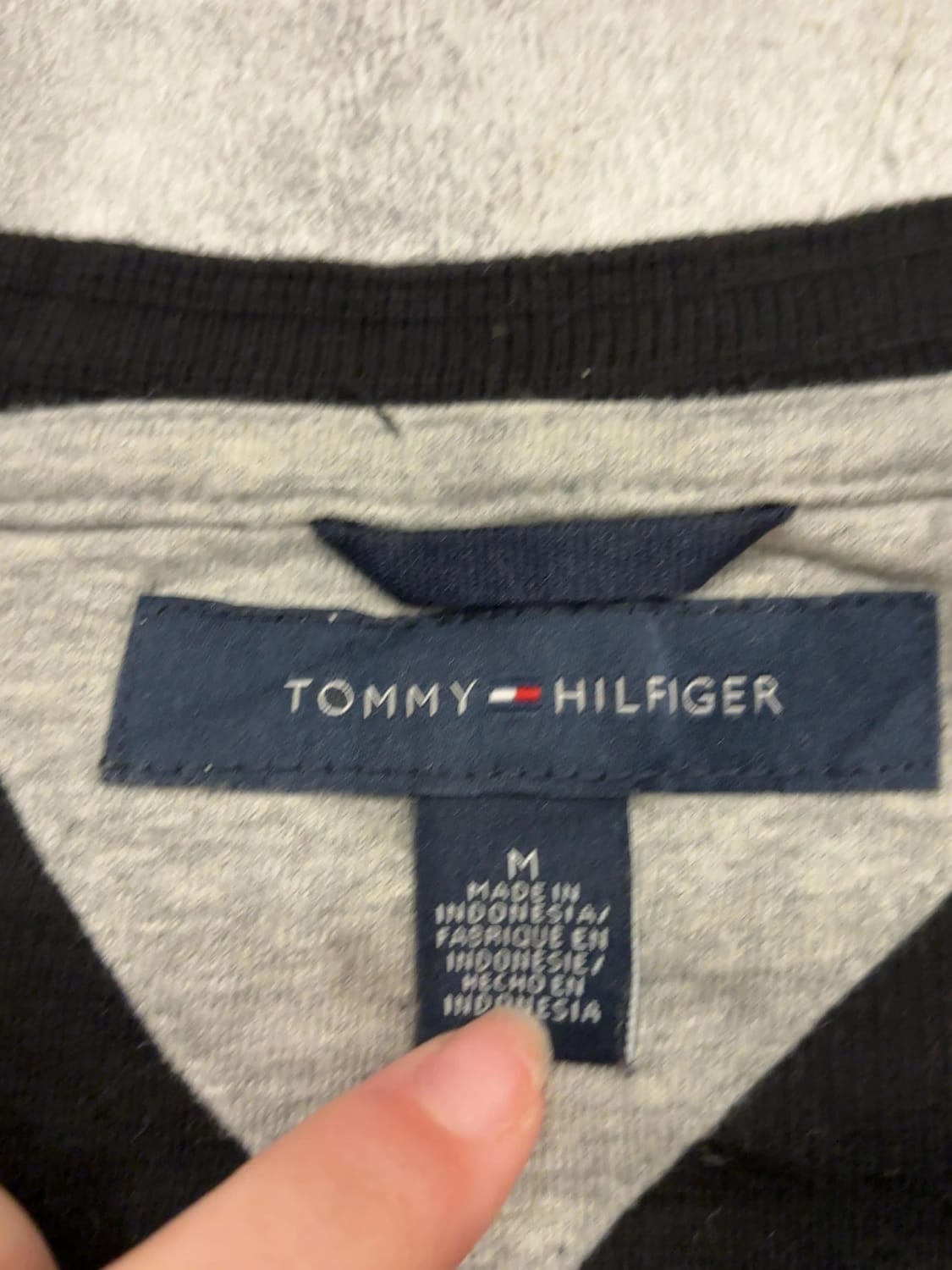 đź›’T-shirt Tommy Hilfiger Noir Taille Mđź›’