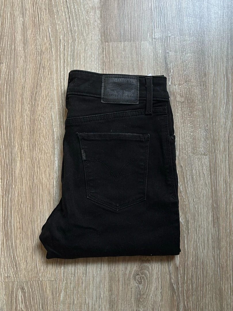 đź›’Jeans Levi's W28 L28đź›’