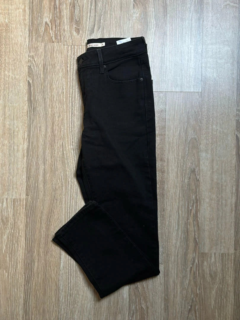đź›’Jeans Levi's W28 L28đź›’