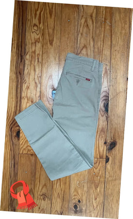 🛒Jean Levi's Chino W29 L32🛒