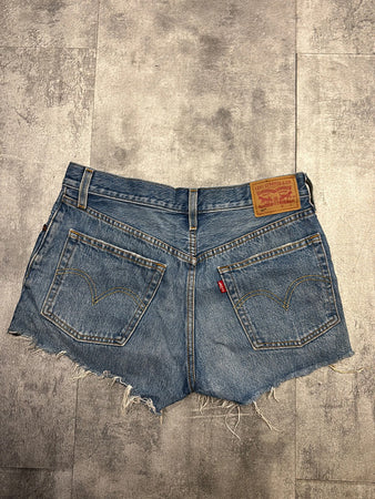 🛒Short en jean Levi's 501 W27🛒