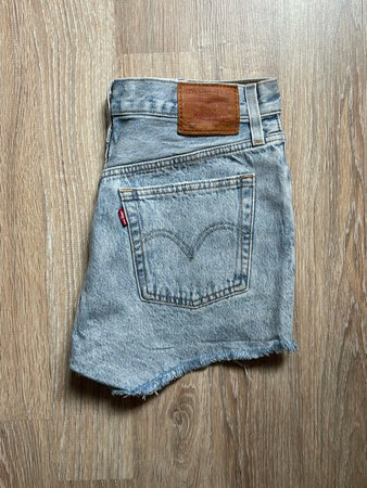 🛒Short en jean Levi's 501 W27🛒