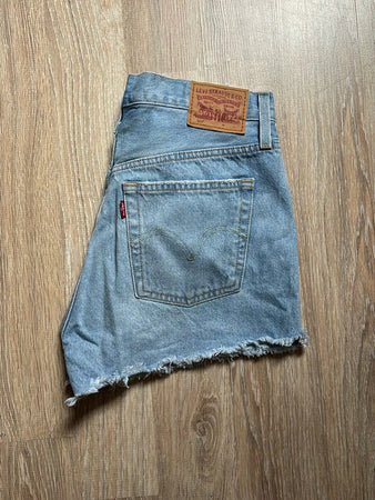 🛒Short en jean Levi's 501 W28🛒