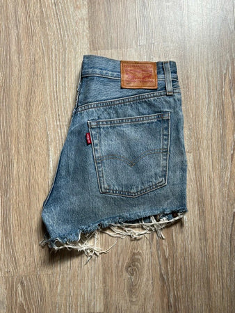 🛒Short en jean Levi's 501 W28🛒