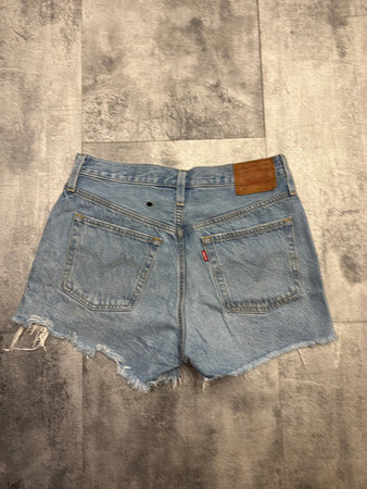 🛒Short en jean Levi's 501 W27🛒