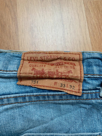 🛒Jeans Levi's 751 W31 L32🛒