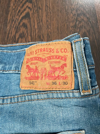 🛒Jean Levi's 541 W36 L30🛒