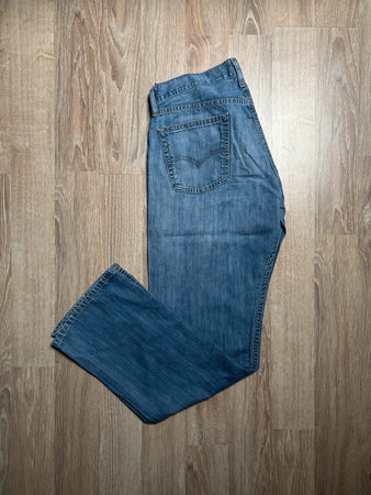 🛒Jean Levi's W34 L32🛒